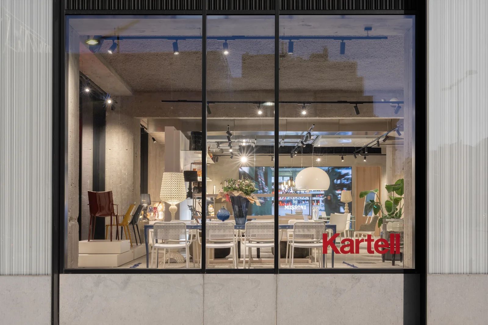 Salle à manger et luminaires Kartell